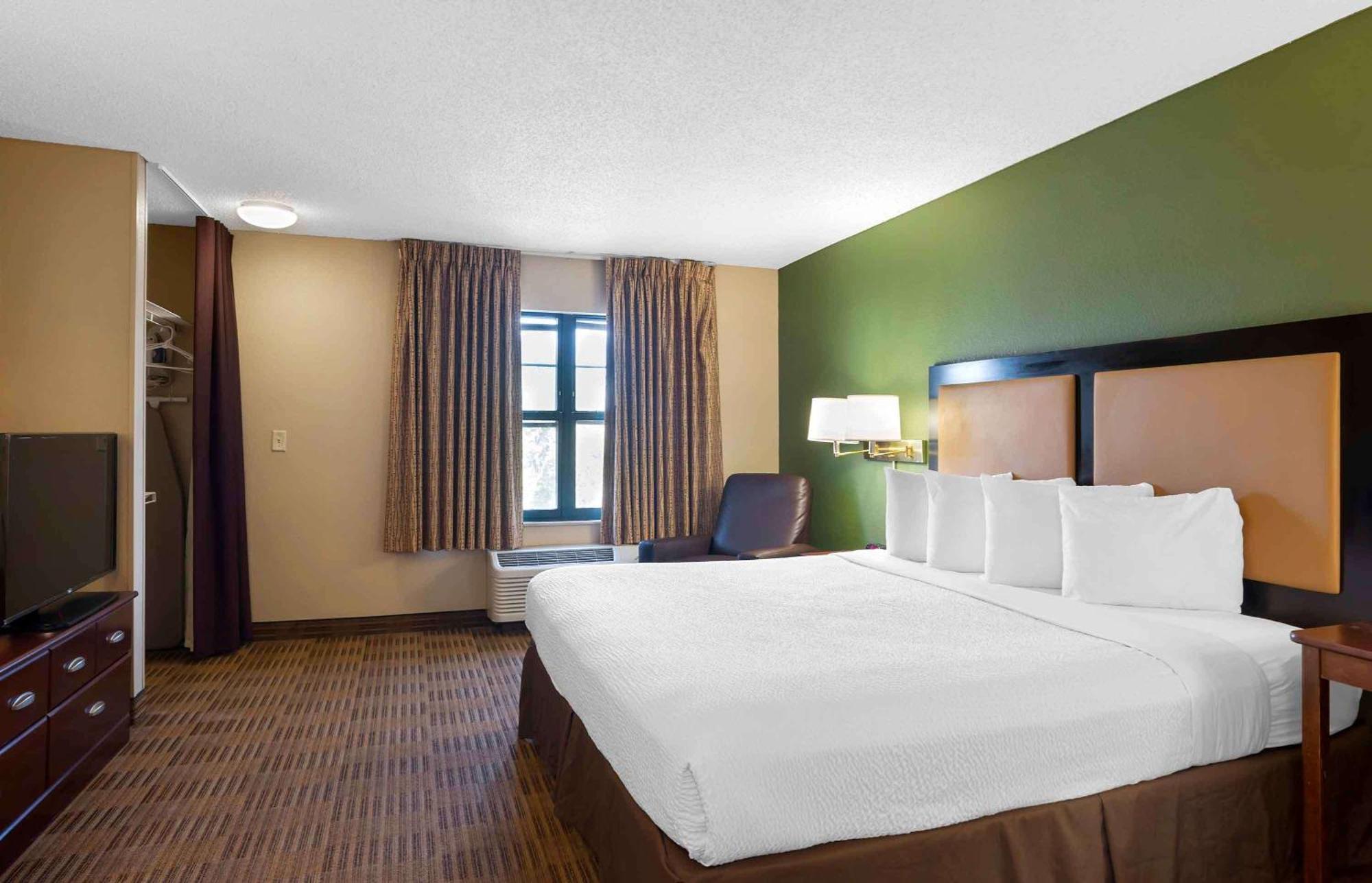 Extended Stay America Select Suites - Chicago - Hanover Park Экстерьер фото