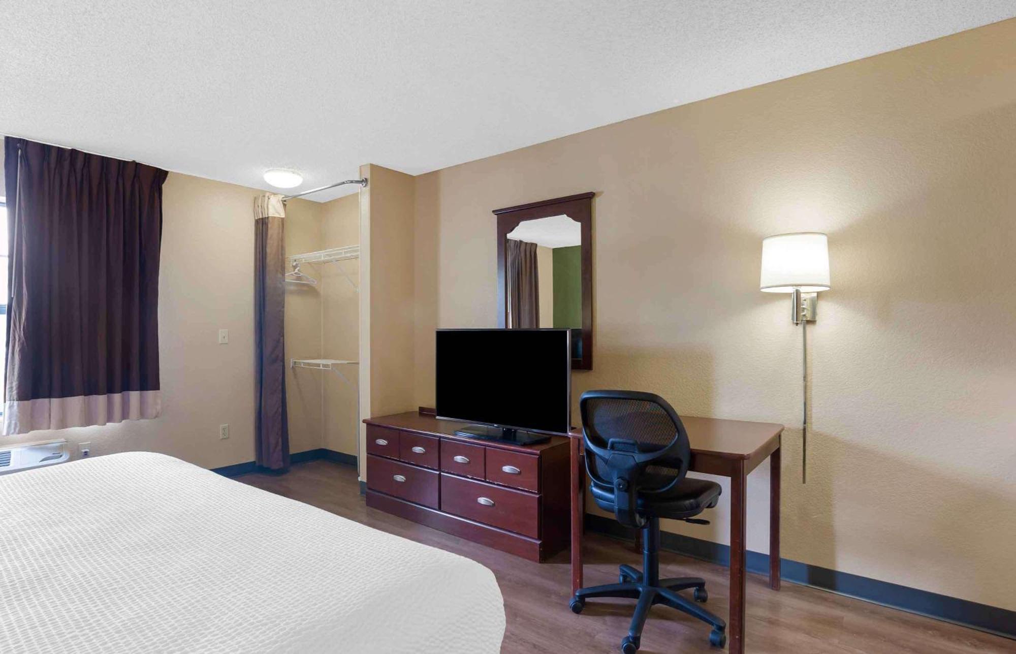 Extended Stay America Select Suites - Chicago - Hanover Park Экстерьер фото