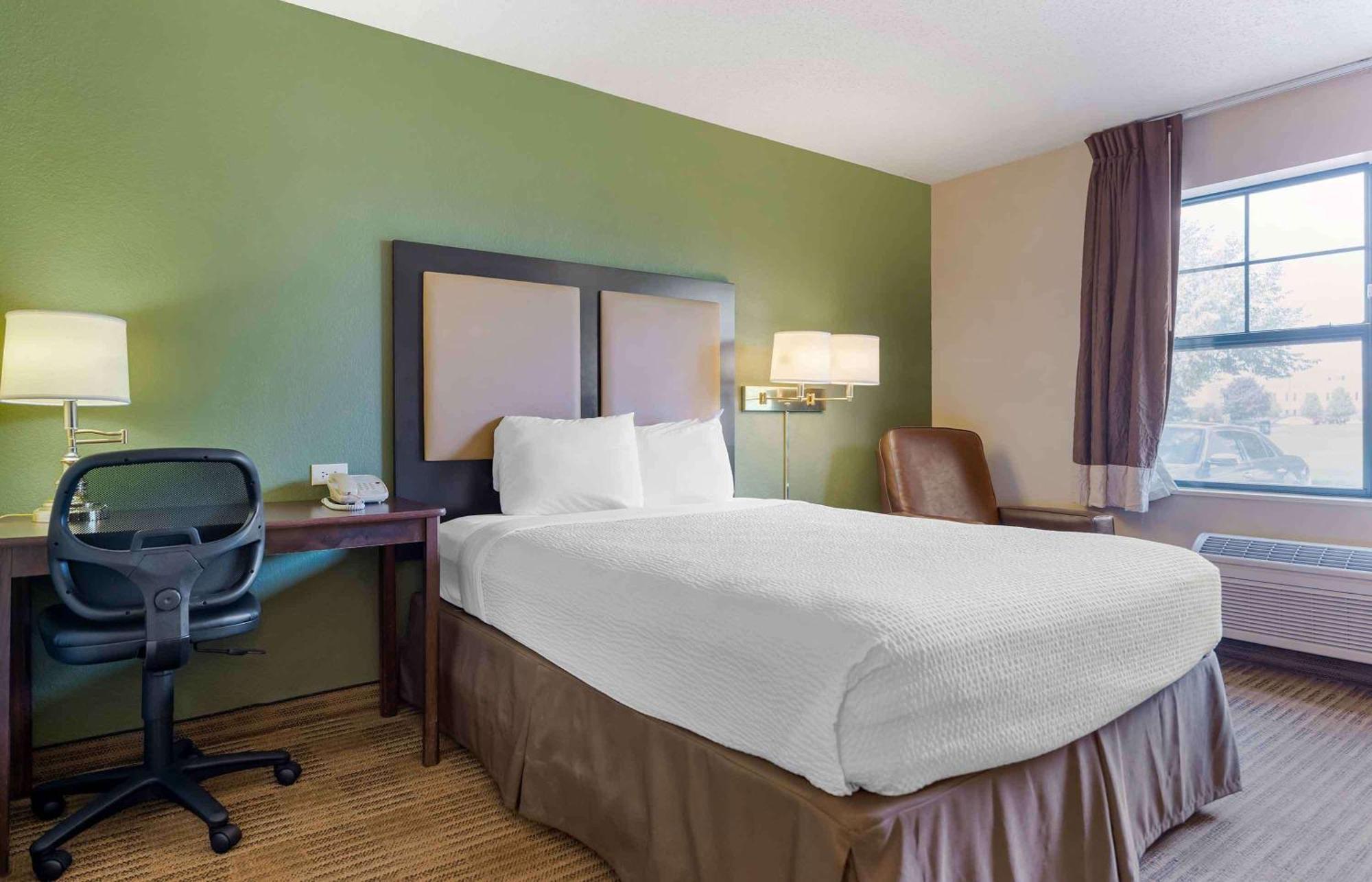 Extended Stay America Select Suites - Chicago - Hanover Park Экстерьер фото