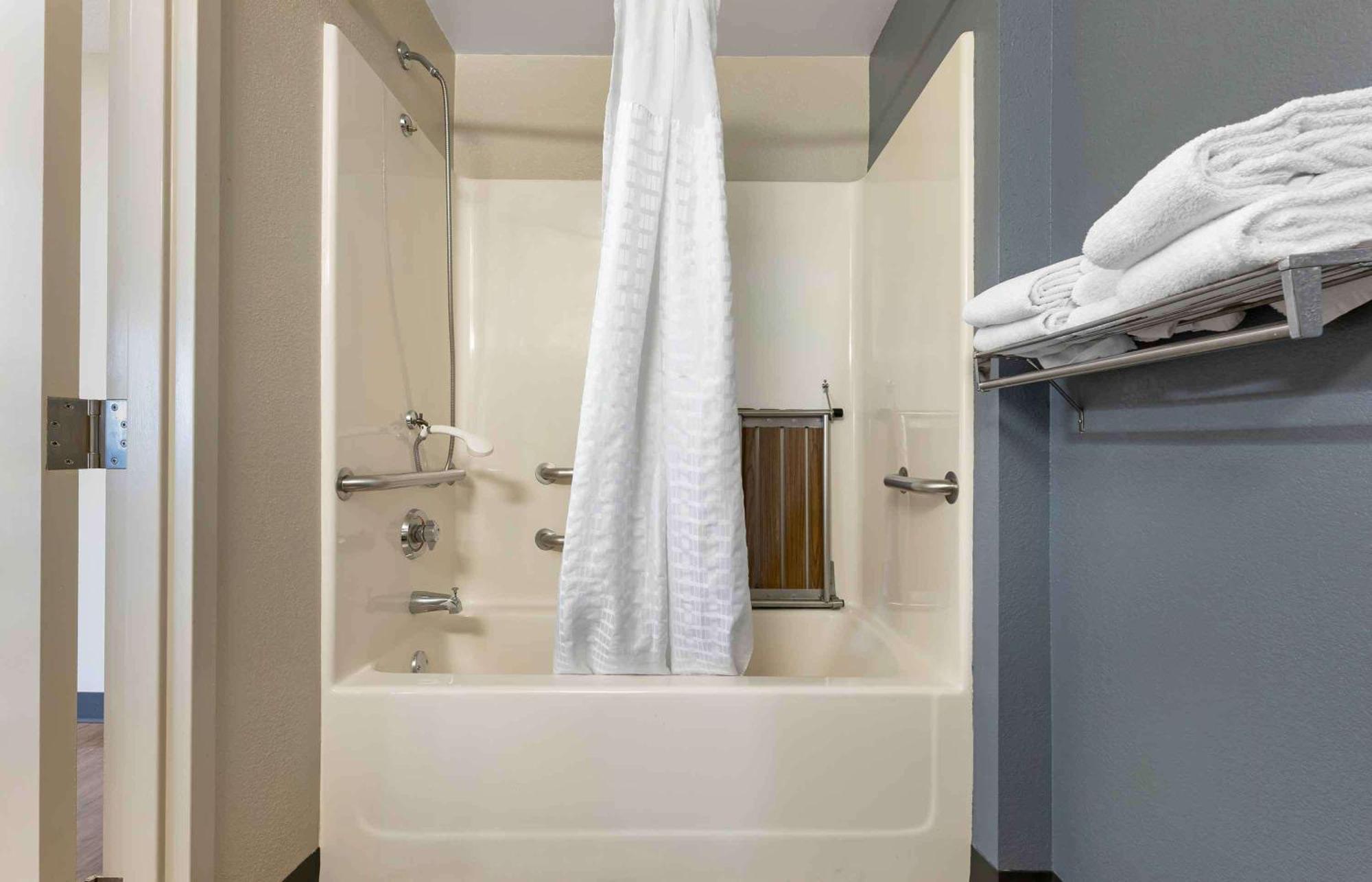 Extended Stay America Select Suites - Chicago - Hanover Park Экстерьер фото