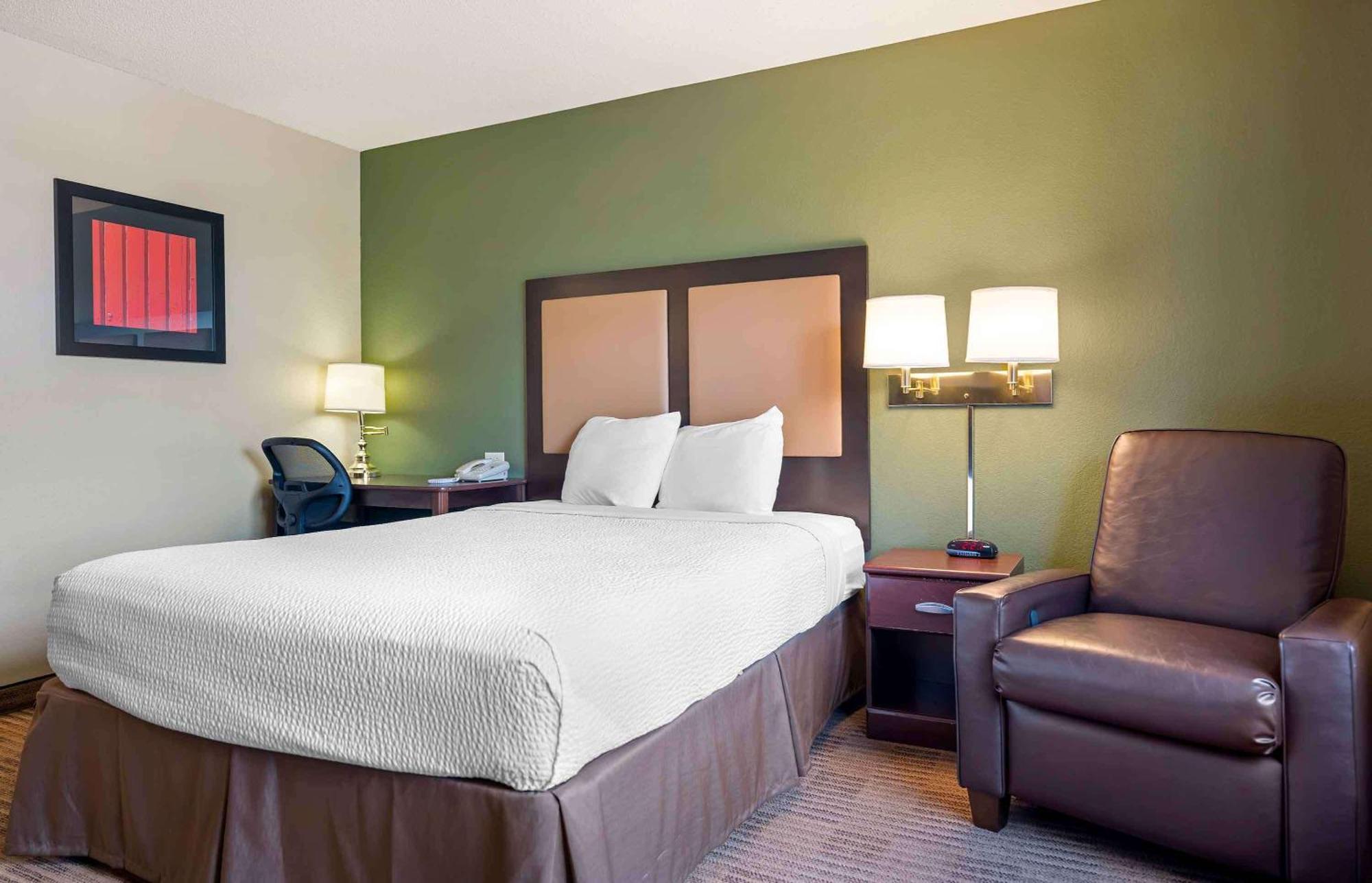 Extended Stay America Select Suites - Chicago - Hanover Park Экстерьер фото