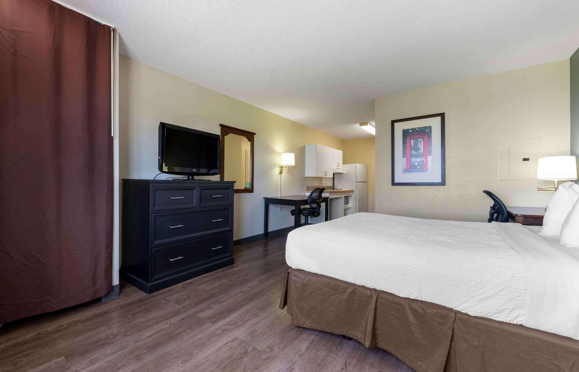 Extended Stay America Select Suites - Chicago - Hanover Park Экстерьер фото